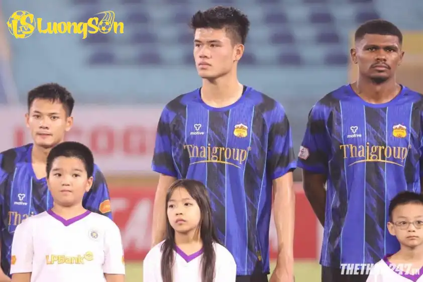 Đinh Quang Kiệt (giữa) có thể được cân nhắc đá chính ở U23 Việt Nam Đinh Quang Kiệt (giữa) có thể được cân nhắc đá chính ở U23 Việt Nam